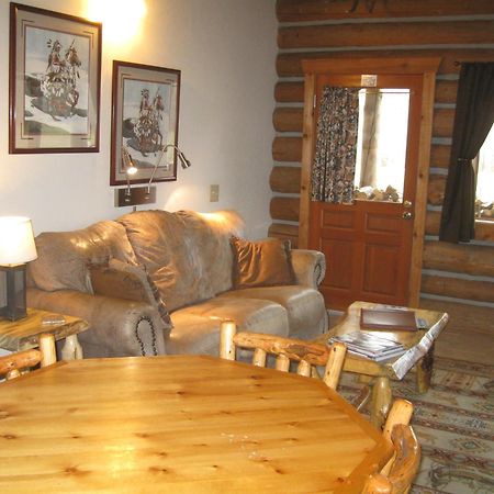 Rye Creek Lodge Darby Extérieur photo