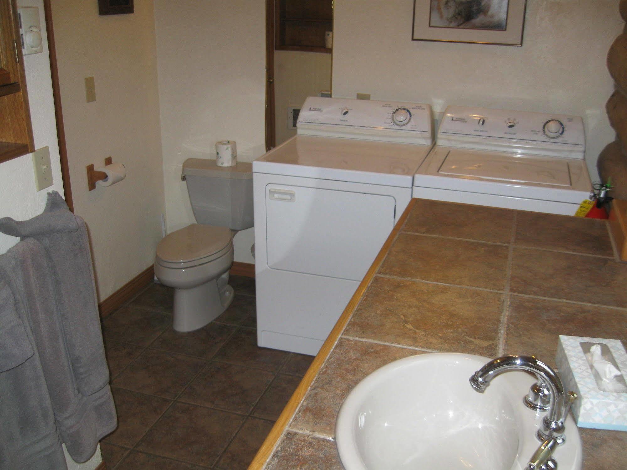Rye Creek Lodge Darby Extérieur photo