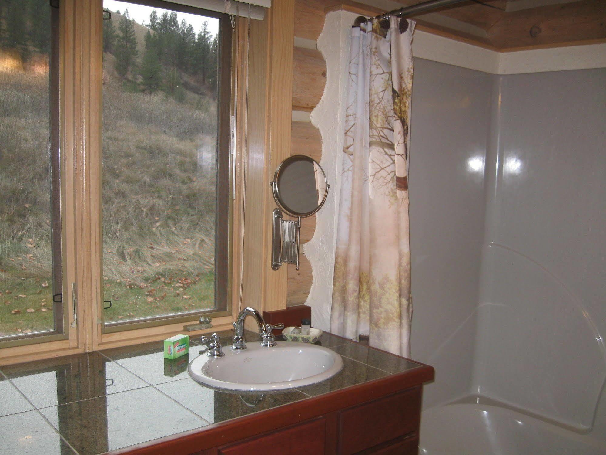 Rye Creek Lodge Darby Extérieur photo